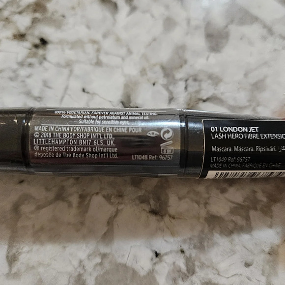 The Body Shop Lash Hero Fibre Extension Mascara NWT - Picture 2 of 2